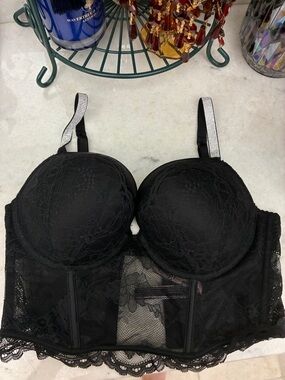 Victoria’s Secret bombshell bra